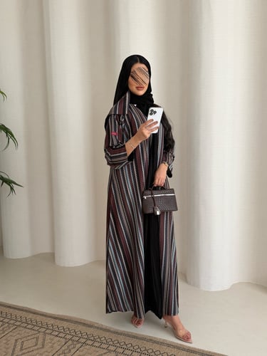عبايه D5060 - قماش ميسوني ربع كلوش دبل فيس مقل