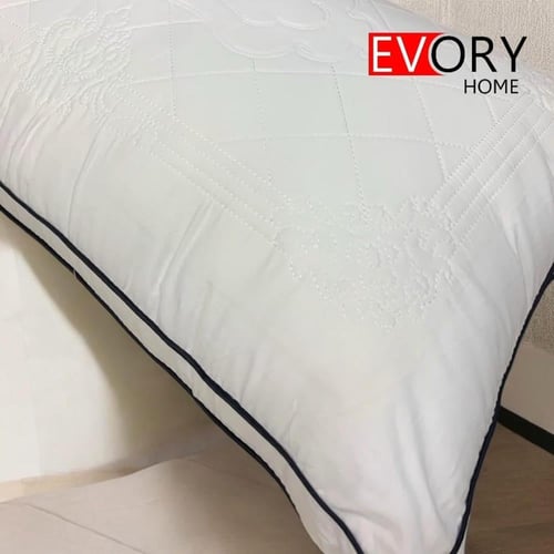 وسادة الغيمة الفندقية