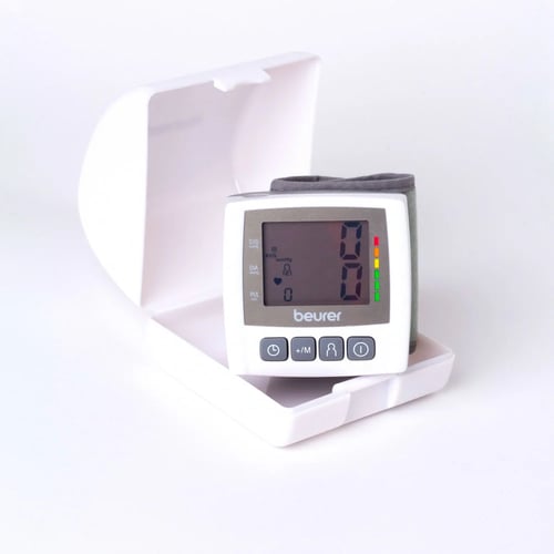 جهاز قياس ضغط الدم معصم BEUERE BC30