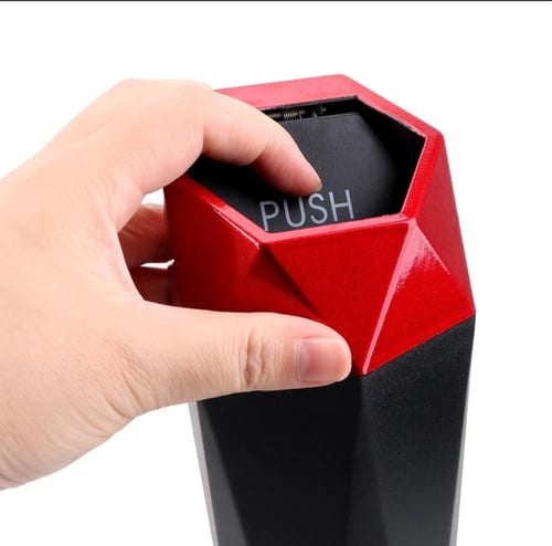 قمامة للسيارة مصممة لوضعها في حاملات الأكواب