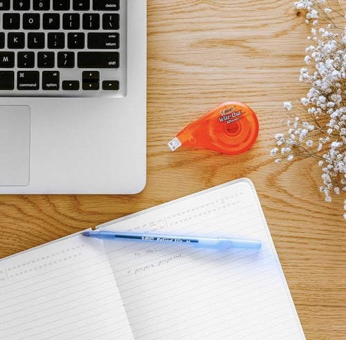 قلم حبر أزرق جاف من بيك (قطعة واحدة)