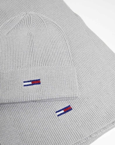 Tommy jeans- وشاح و قبعة صوف