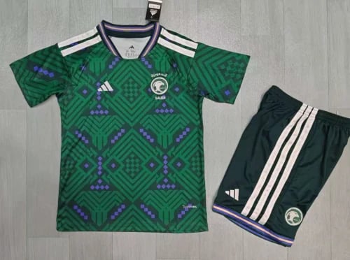 طقم تدريب أطفال منتخب السعودية أخضر أسود بنفسجي كم قصير 2026/27 – نسخة لاعبين
