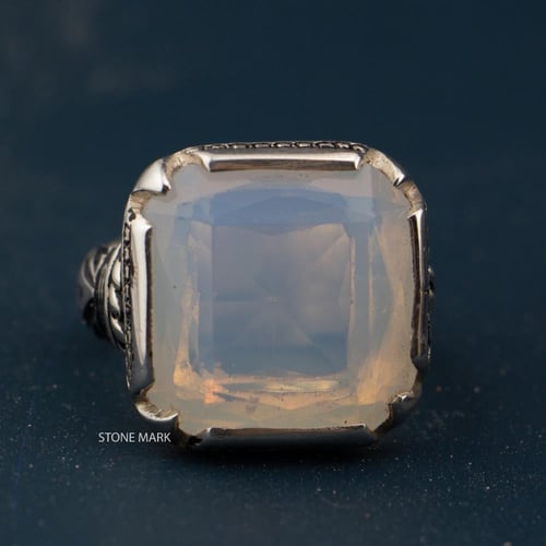 خاتم ملكي حجر القمر