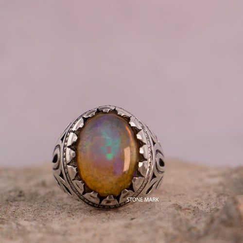 خاتم أوبال أبيض مغيم بصياغة الحازمي