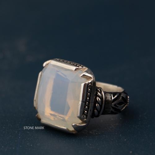 خاتم ملكي حجر القمر