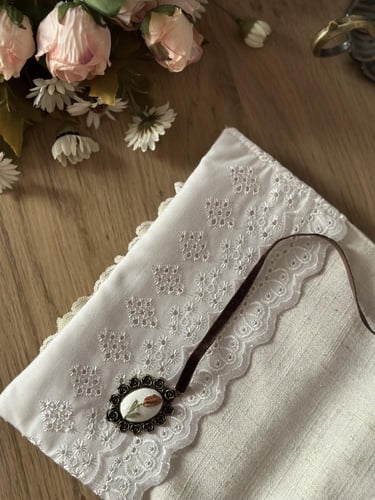 تلبيسة مصحف مُزهِرة