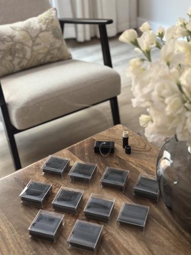 توزيعات مباخر صغيرة ..