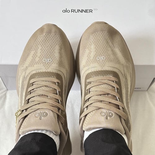 Alo Runner ‘ gravel