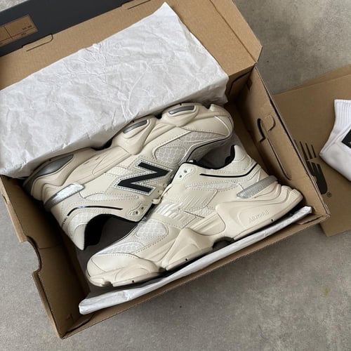 New Balance 9060 ' Turtledove Black'