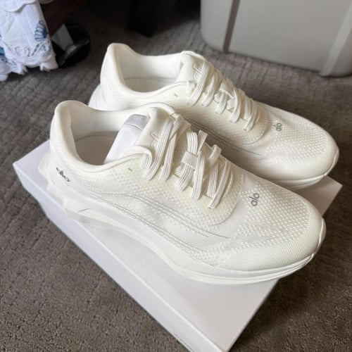 Alo Runner ‘ white