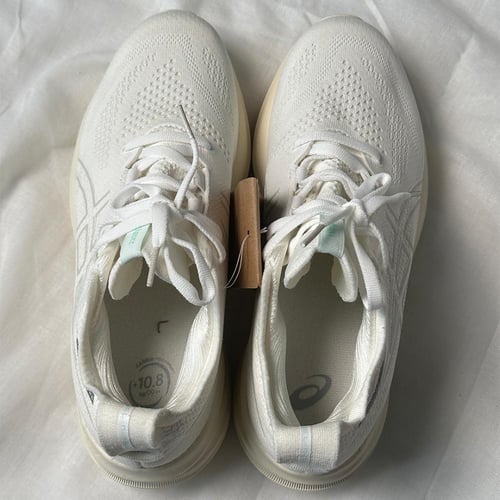 " GEL-NIMBUS 26 " WHITE