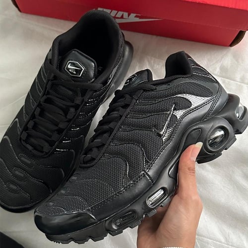 Air Max Plus "Triple Black"