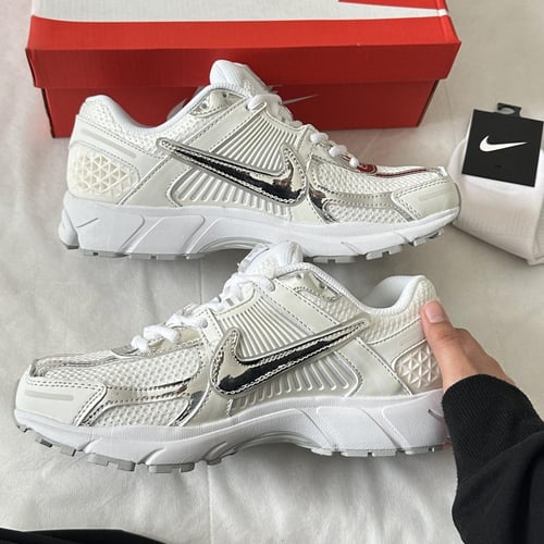 Vomero 5 "White Silver