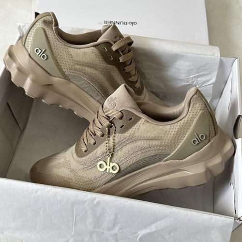 Alo Runner ‘ gravel