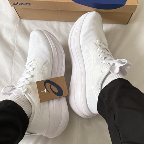 GEL-NIMBUS 28 ‘ White