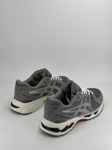 شوز ASICS