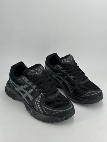 شوز ASICS