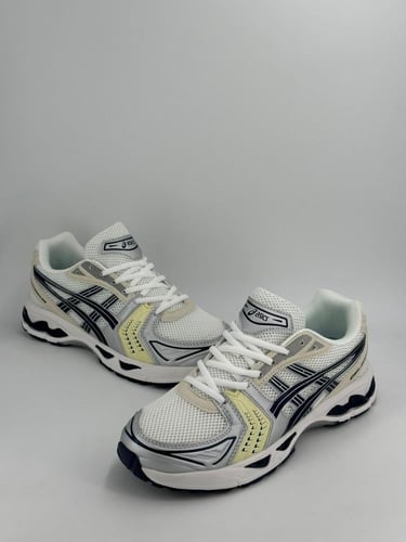 شوز ASICS