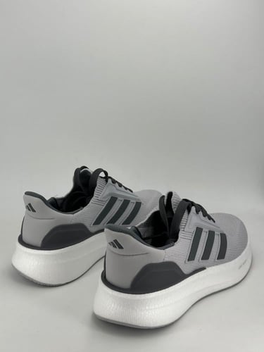 حذاء للرياضة من اديداس الترابوست