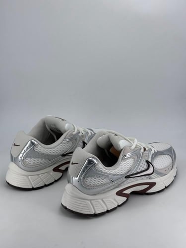 حذاء نايكي V5 Runner