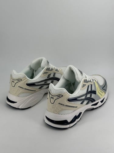 شوز ASICS