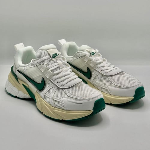 حذاء نايكي V2K run