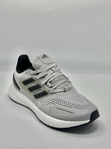 حذاء للرياضة من اديداس الترابوست