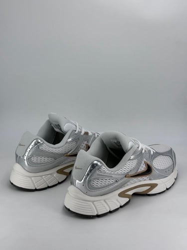 حذاء نايكي V5 Runner