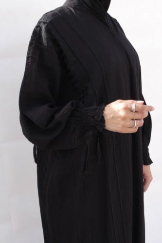 عبايه بتطريز اسود