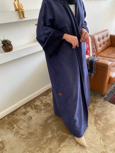 فروه نسائية ورجالية بألوان مختلفة