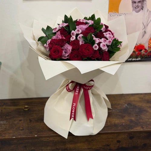 باقه الدلال الاحمر _ "بيبي روز وجوري احمر مع الكري...