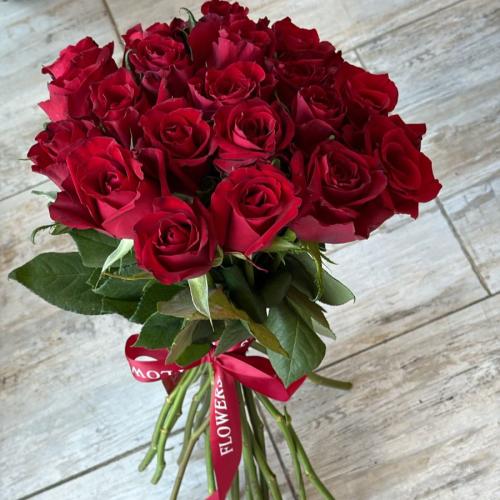 "باقه همسه العشرين" "ورد جوري احمر"