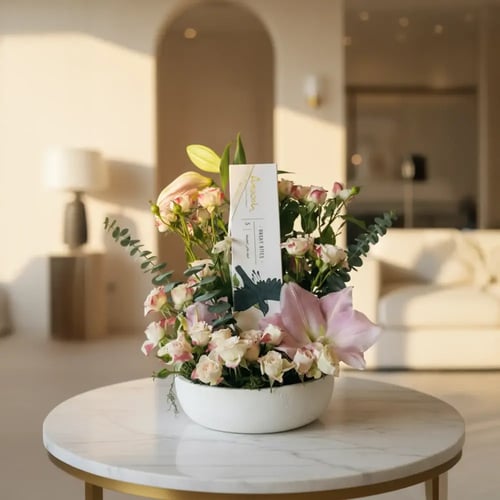 فازة ورد بيبي بينك مع شوكلت انوش - فازة ورد مع شوك...