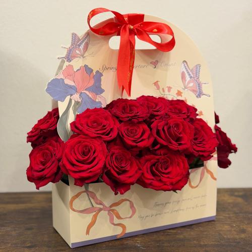 سله المخمل الاحمر _ "ورد احمر"