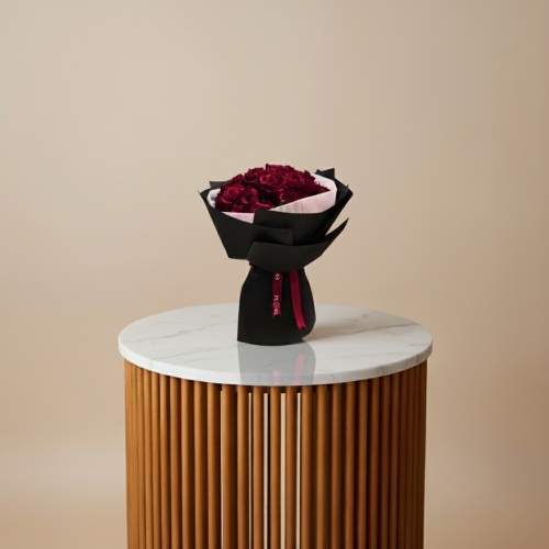 بوكية ورد احمر40 وردة بتغليف اسود