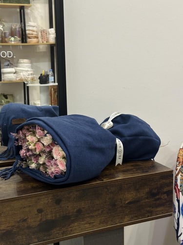 بوكيه ورد مع وشاح