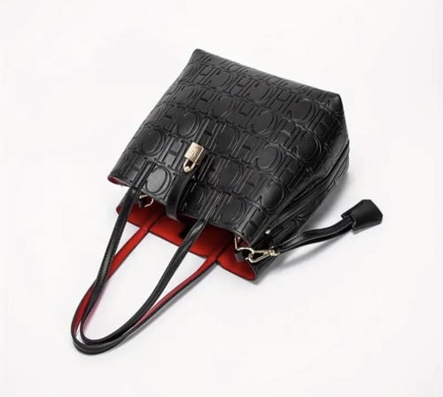 شنطة سي اتش طبق الاصل ch