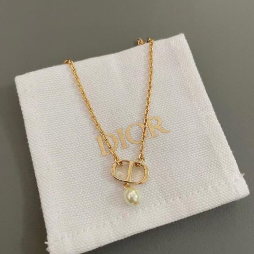 تنسيق ديور وكارتير 3 اساور و 1 سلسال