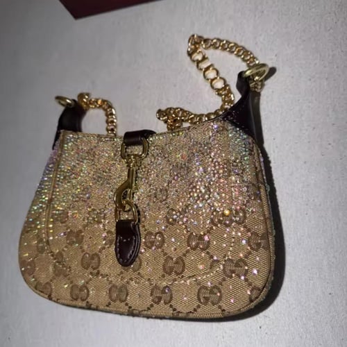 شنطة قوتشي قلتر مع الملحقات متوفر حجم كبير وصغير