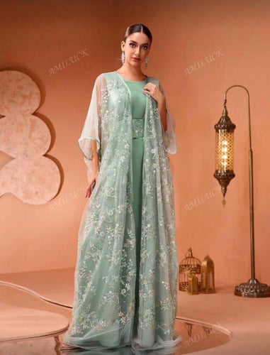 فستان فضفاض مطرّز بالشبكة المزخرفة بالزهور