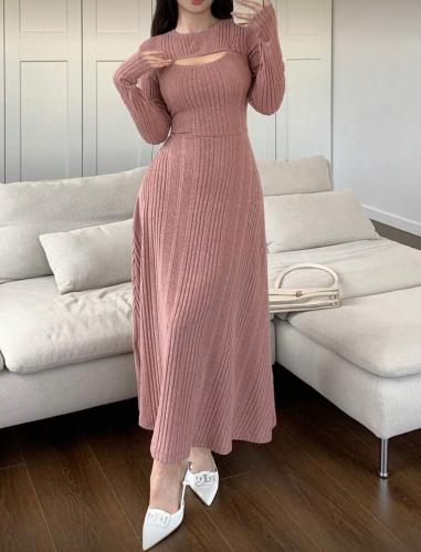 فستان سهرة طويل بياقة دائرية وأكمام طويلة Modelyn
