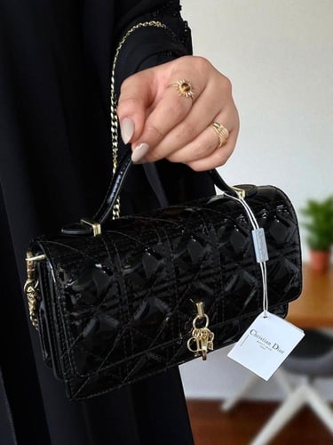 شنط ديور بجميع ملحقاتها