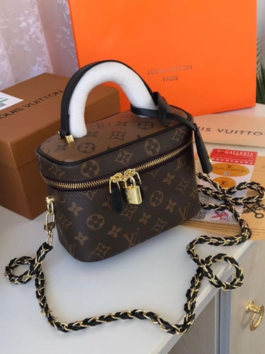 شنط لويس فيتون - LOUIS VUITTON LV1