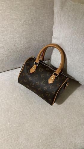 شنطة لويس فيتون حجم 20&18