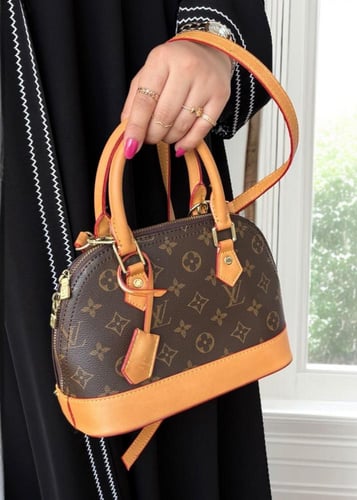 شنط لويس فيتون - LOUIS VUITTON LV2