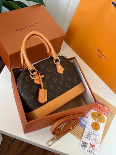 شنط لويس فيتون - LOUIS VUITTON LV2