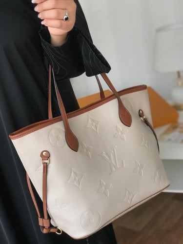 شنط لويس فيتون - LOUIS VUITTON LV3