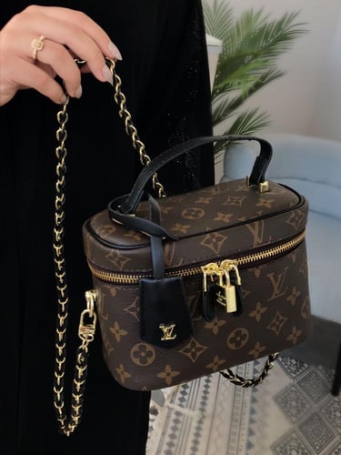 شنط لويس فيتون - LOUIS VUITTON LV1
