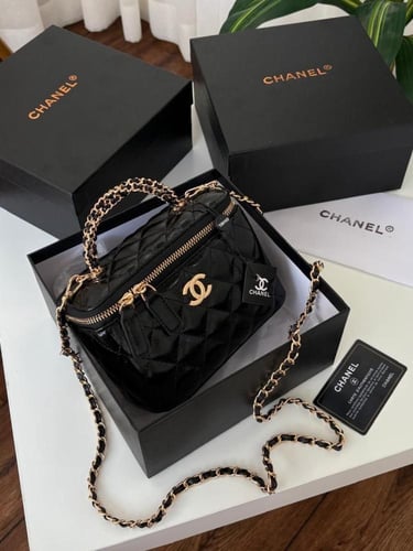 شنطة شانيل بجميع ملحقاتها